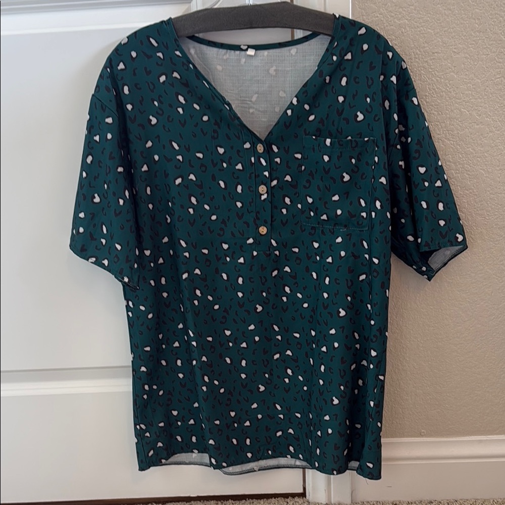 V-Neck Teal Heart & Spot Short Sleeve Blouse
